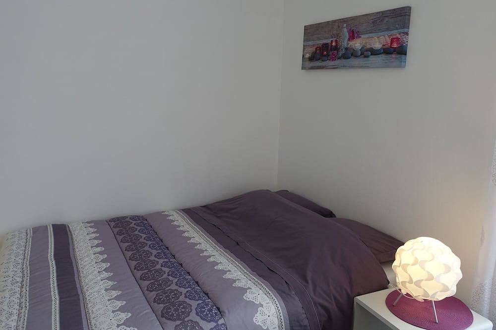 Apartamento entero, Nuevo estudio acogedor y tranquilo con Terraza entre Burdeos y el océano. in Saint-Médard-en-Jalles, Región de Burdeos