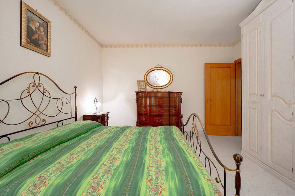 Appartamento intero, Appartamento 'Alberobello Relax' con Balcone e Aria Condizionata in Alberobello, Comune di Alberobello