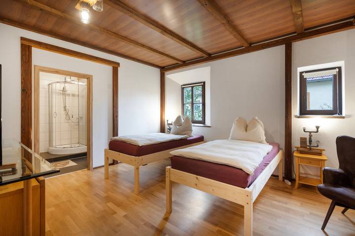 Appartement entier, Appartement « Penzlin pour 2 personnes, 52 m² » avec terrasse, jardin partagés et Wi-Fi in Wachau, Oberlausitz-Niederschlesien