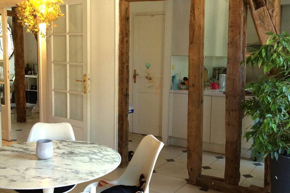 Maison d' Architecte Design with Terrace and Courtyard Garden 25' from Paris Centre in Domaine national de Saint-Cloud, Garches