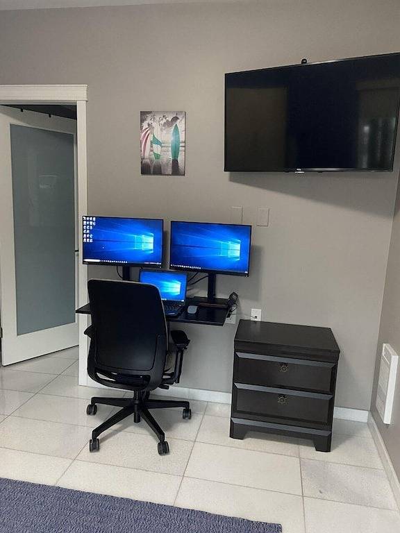 Ganze Wohnung, This is the life! 2 bedroom oceanfront condo close to everything. in Nanaimo, Regional District of Nanaimo