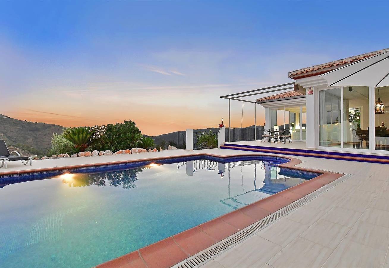 Casa Afrodite with Pool & Wi-Fi in Jete, Costa Tropical