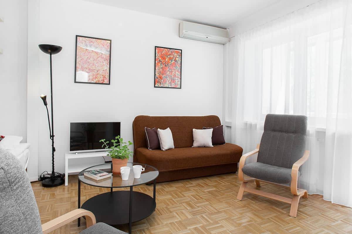 Entire studio, Kakowskiego 11 | Air Conditioned Studio | Parking in Warsaw, Masovia