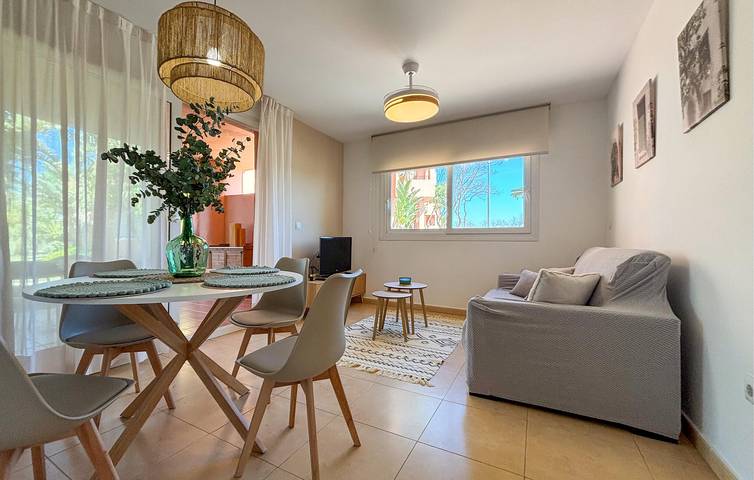 Appartement de vacances entier, Charmant appartement de 76 m² avec piscine et terrasse, près du restaurant Knife & Fork in Mar Menor Polaris World, Torre Pacheco