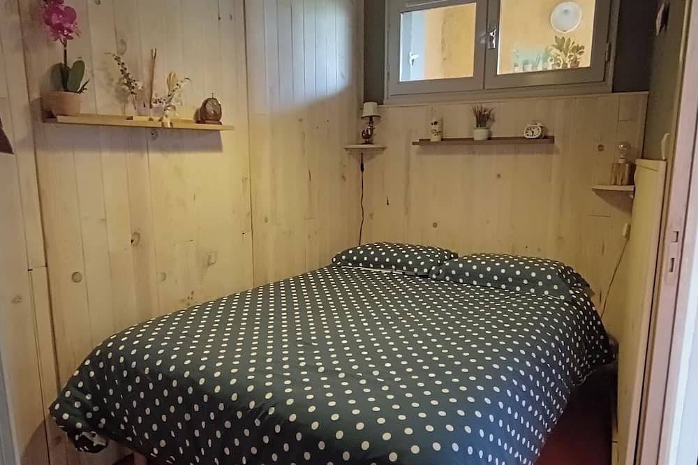 Entire apartment, With an exceptional view from the top of the mountains, it's a complete change of scenery! in Camurac, Limoux region