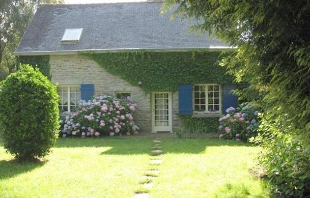Location de vacances pour 5 personnes, avec jardin à Tréogat
