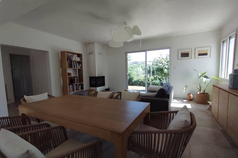 Villa au Calme Avec Piscine et Jardin in Carnoux-en-Provence, Marseille region
