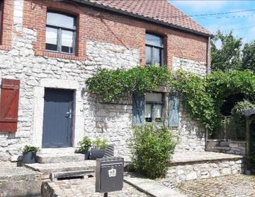 Gîte pour 4 personnes, avec jardin et terrasse à Doische