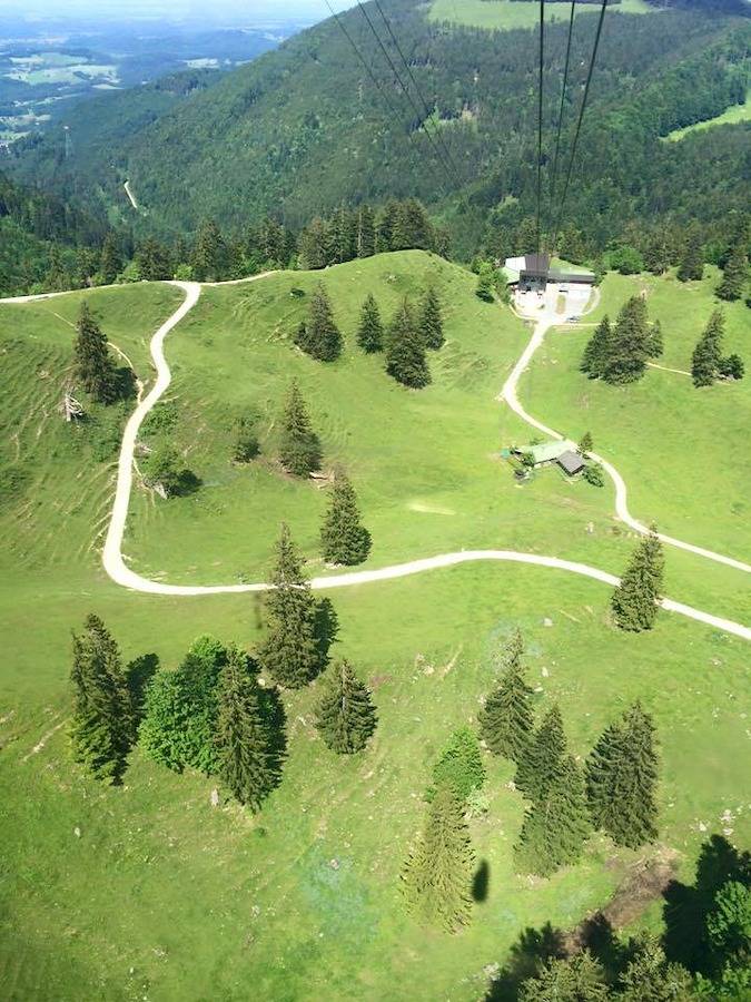 Ganze Ferienwohnung, Dangl Gbr, Gästehaus Sonnenhof - inkl. Chiemgau Karte - 1 Dz mit Du/Wc, Terrasse o. Balkon, Bergblick. Ohne Service,ohne Frühstück,ohne Kochgeleg. in Bergen (Chiemgau), Chiemsee