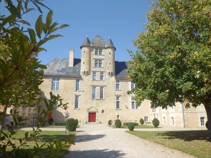 Chambre d’hôte pour 2 personnes, avec Jardin ainsi que Piscine et Vue