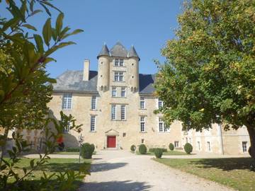 Chambre d’hôte pour 2 personnes, avec jardin ainsi que vue et piscine à Avanton