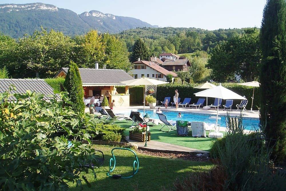 Ganze Wohnung, Apartment-12-Eigenes Badezimmer-Familie-Terrasse in Saint-Jorioz, Parc naturel régional du Massif des Bauges