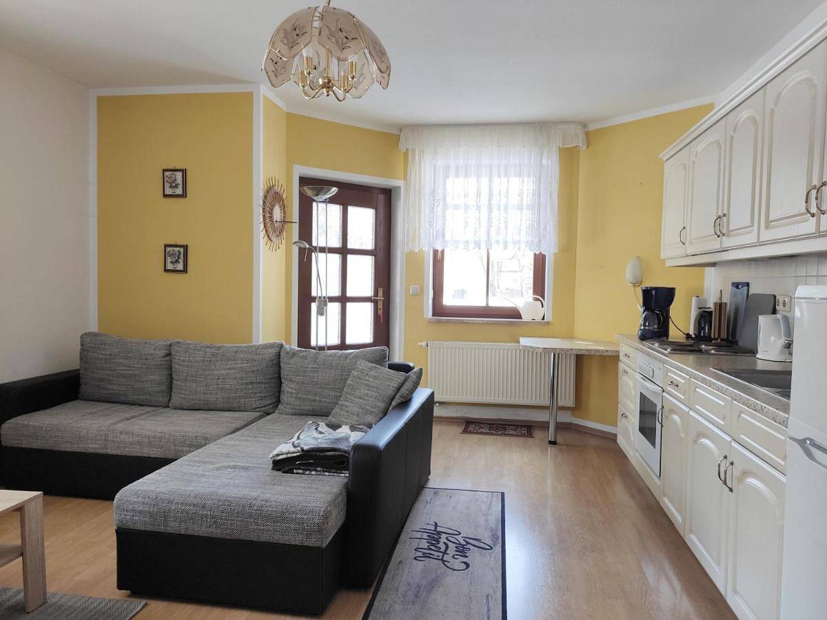 Geheel appartement, Ferienwohnung An der Bimmelbahn - Familie Lange in Oberwiesenthal, Chemnitz (region)