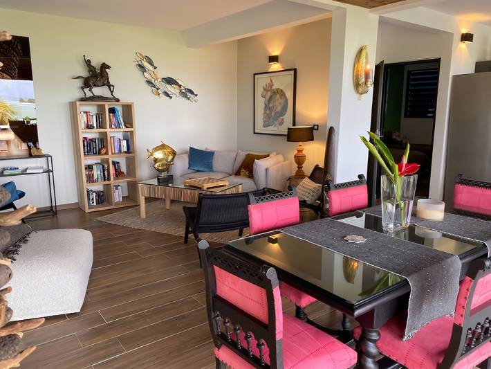 Apartamento entero, Apartamento frente al mar con piscina privada en La Trinité, 98m² in La Trinité, Martinica