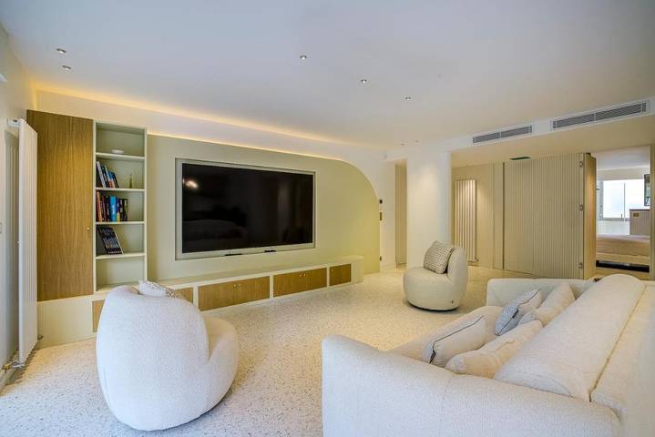 Gîte pour 6 personnes, avec terrasse et jardin dans Office De Tourisme De Juan Les Pins - 2