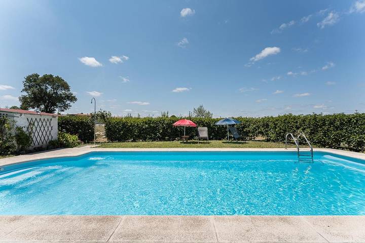 Location de vacances pour 2 personnes, avec piscine ainsi que jardin et vue à Mangualde - 4