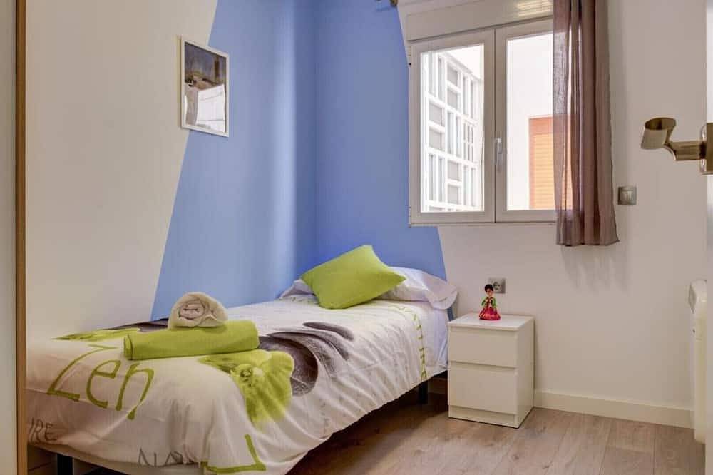 Entire apartment, Very cute apartment at only 5 Min Prince Felipe Pavilion in Saragossa, Saragossa Province