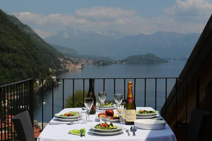 Hütte für 6 Personen, mit Terrasse und Seeblick sowie Pool am Comer See