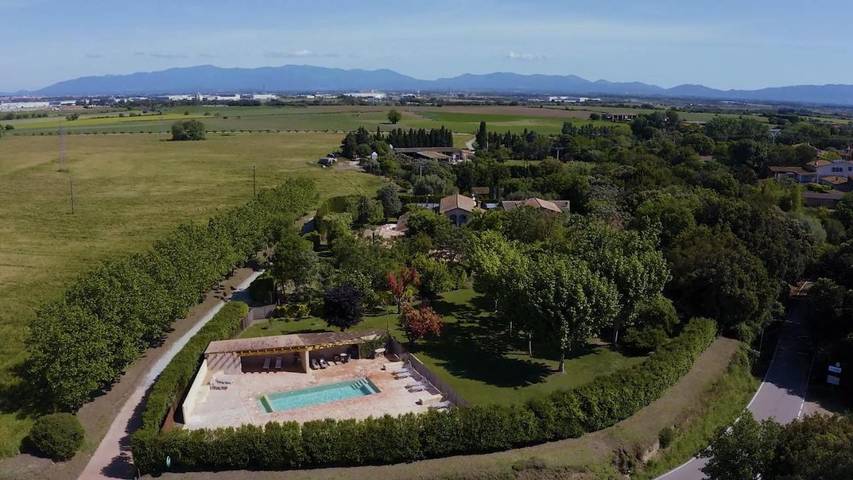 Maison de campagne pour 4 personnes, avec vue ainsi que jardin et piscine, animaux acceptés à Siurana