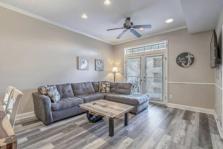 Vacation house for 18 people, with pool and balcony by Myrtle Beach