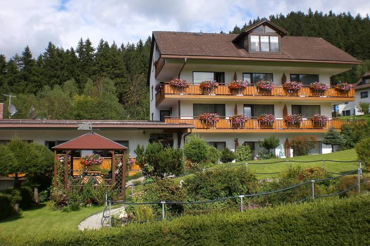 Pension für 2 Personen, mit Balkon und Terrasse sowie Garten in Franken