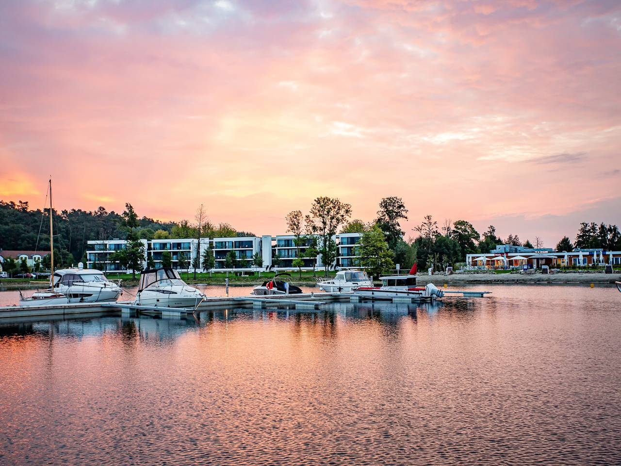 Ganze Wohnung, Appartements im Maremuritz Yachthafen Resort in Waren (Müritz), Müritz