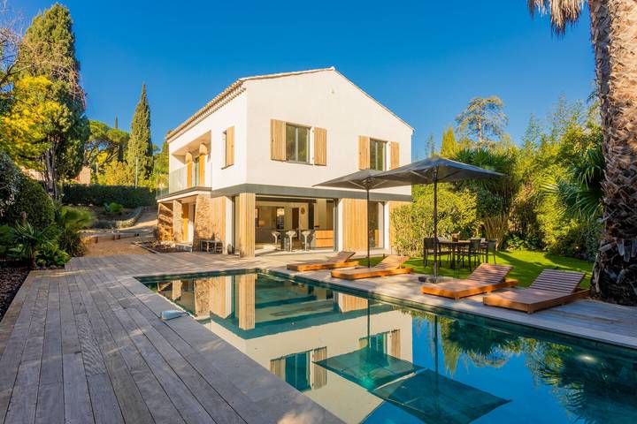 Villa pour 8 personnes, avec bassin pour enfant et jardin à La Croix-Valmer