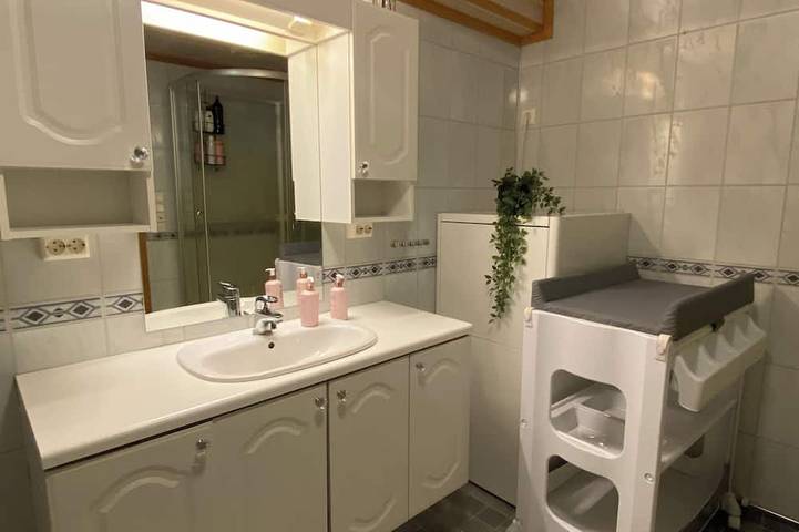 Aurora Paradise house with Ps5, Wifi, Ac, 98 inch Tv and private playground! in Narvik