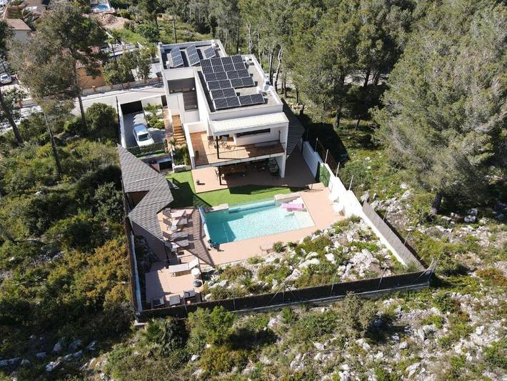 Chalet para 9 personas, con vistas además de piscina y jardín, Familias con niños en Provincia de Barcelona - 3
