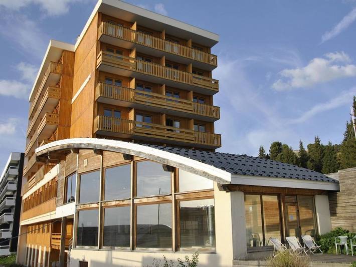 Appart’hôtel pour 6 personnes, avec piscine ainsi que balcon et sauna