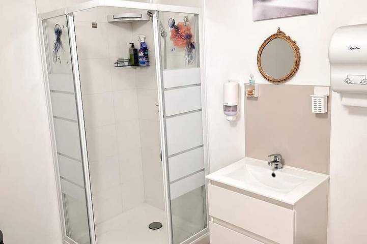 Appartement entier, 🌿 Oasis Ambre – Suite Bien-Être avec Jacuzzi Privatif 🌿 in Dourdan, Essonne