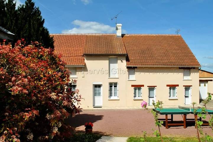 Gîte pour 5 personnes, avec jardin à La Tour-Saint-Gelin