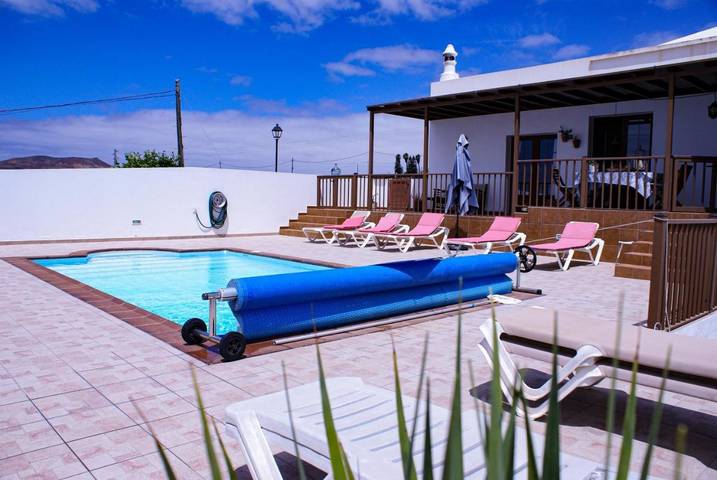 Casa vacanza per 4 persone, con giardino e piscina nonché panorama in El Mojón (Lanzarote)
