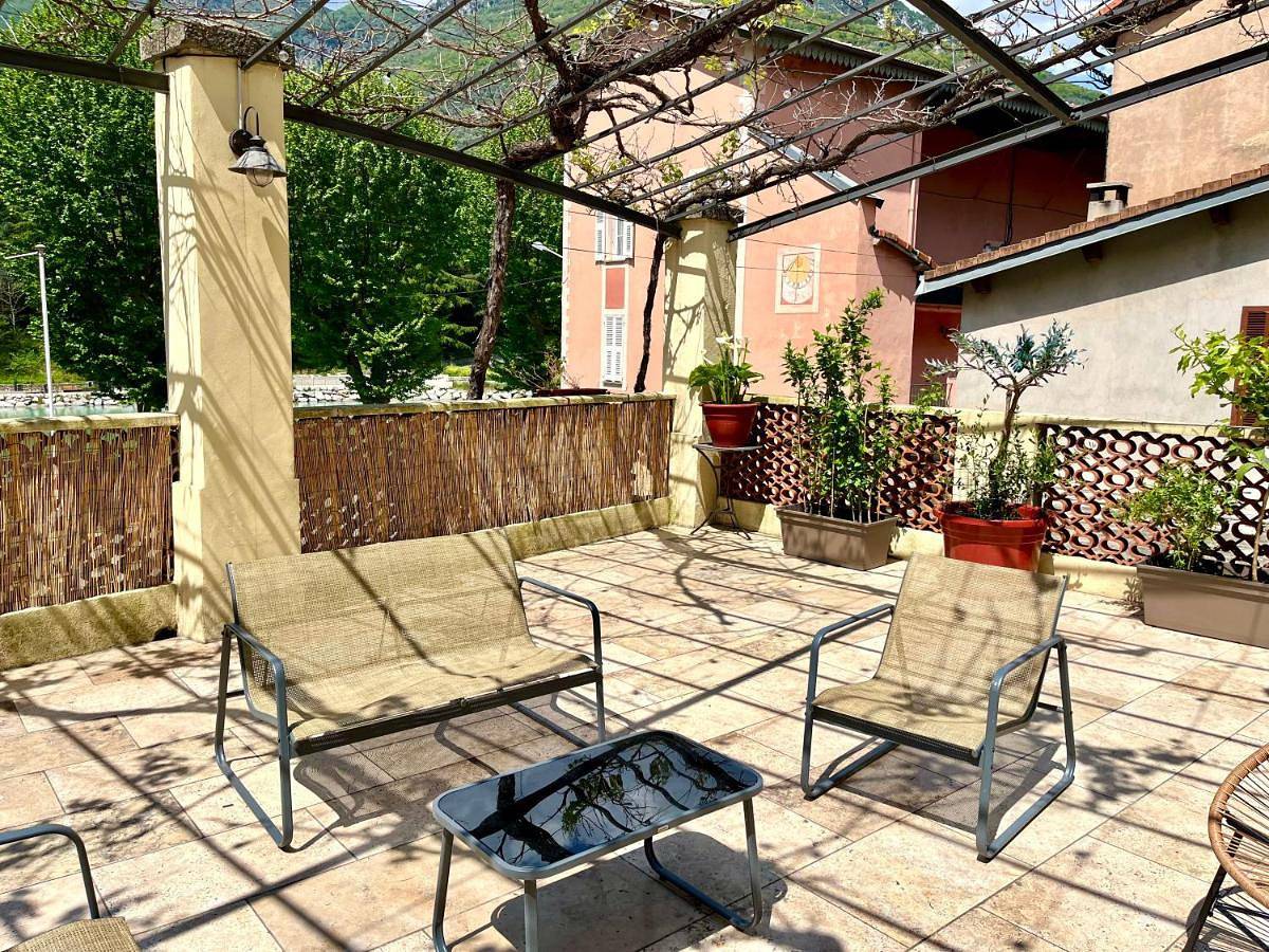 Appartement entier, Appartement terrasse vue lac in Breil-sur-Roya, Côte méditerranéenne (France)
