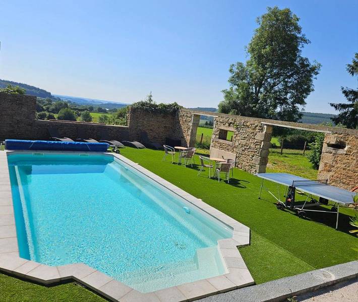 Maison d’hôte pour 4 personnes, avec piscine et terrasse ainsi que vue et jardin dans Orne