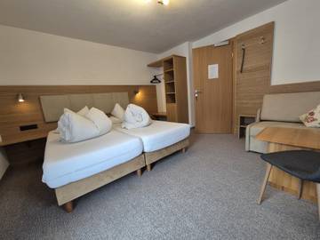 Zimmer für 3 Personen in Ischgl, Silvretta, Bild 4