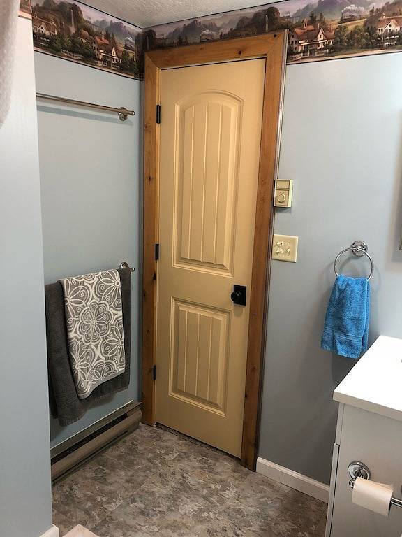 Ganze Wohnung, Erstaunliche 3 Schlafzimmer, praktisch auf den Pisten Neu mit brandneuen Küche renoviert in Hidden Valley, Pennsylvania