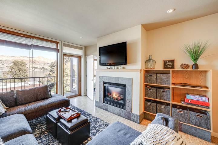 Gîte pour 4 personnes, avec piscine ainsi que balcon et jacuzzi à Chelan - 4