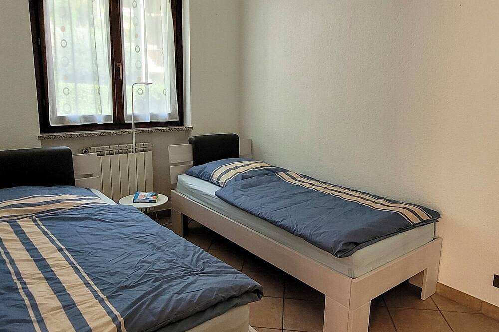 Ganze Wohnung, Residenza La Rocca: Vista Caldé by Lago Reisen in Castello Valtravaglia, Castelveccana
