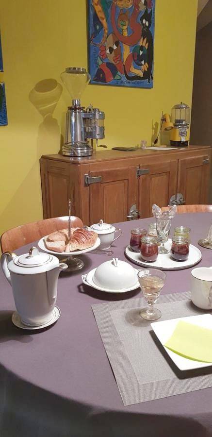 Location de vacances pour 3 personnes, avec terrasse et vue à Marcillac-Vallon - 3