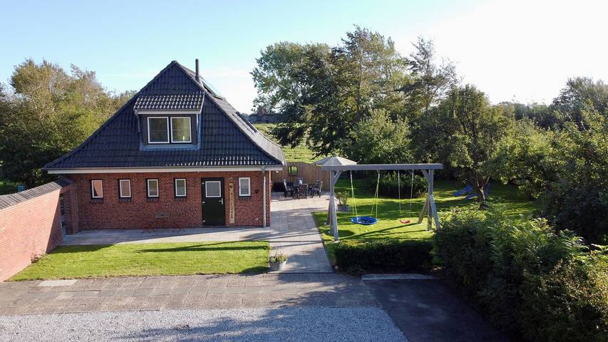 Ferienhaus für 6 Personen, mit Terrasse und Garten in Osterhever