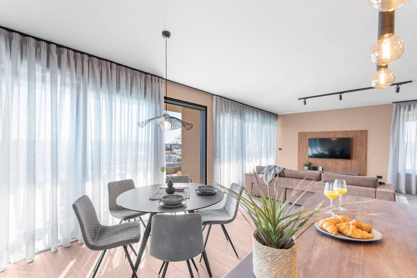 Ganze Ferienwohnung, Villa Querchus Penthouse 8 partment mit Jacuzzi in Karigador, Umag und Umgebung