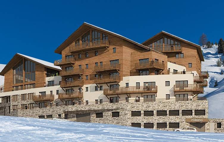 Gîte pour 2 personnes, avec Balcon et Jacuzzi ainsi que Piscine et Sauna à Orcières - 2