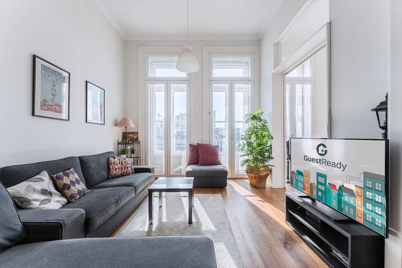 Apartamento inteiro, Guestready - Apartamento Luminoso perto do Bolhão in Santo Ildefonso, Porto