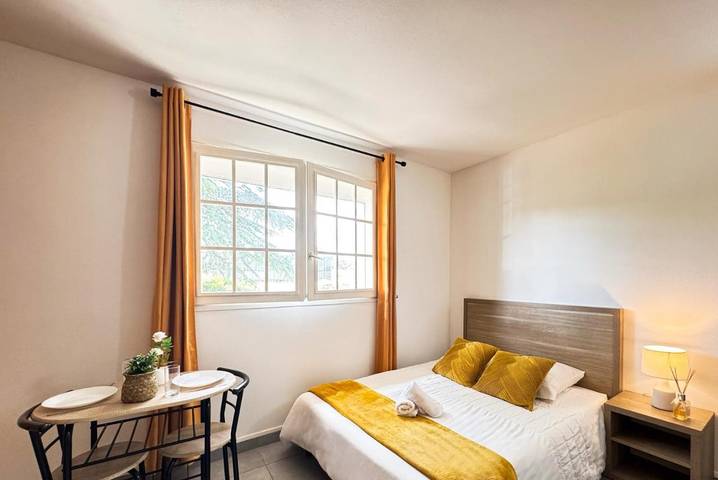 Location de vacances pour 2 personnes, avec terrasse et jardin à Meaux - 3