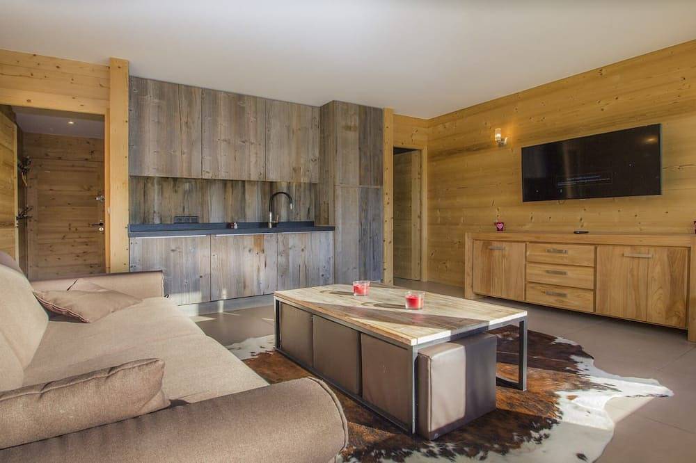 Entire apartment, Beautifully appointed mountain studio, close to the village of Megève, sleeps 4. in Megève, Pays du Mont-Blanc