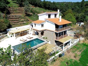 Villa für 7 Personen, mit Pool und Ausblick sowie Garten auf Skiathos