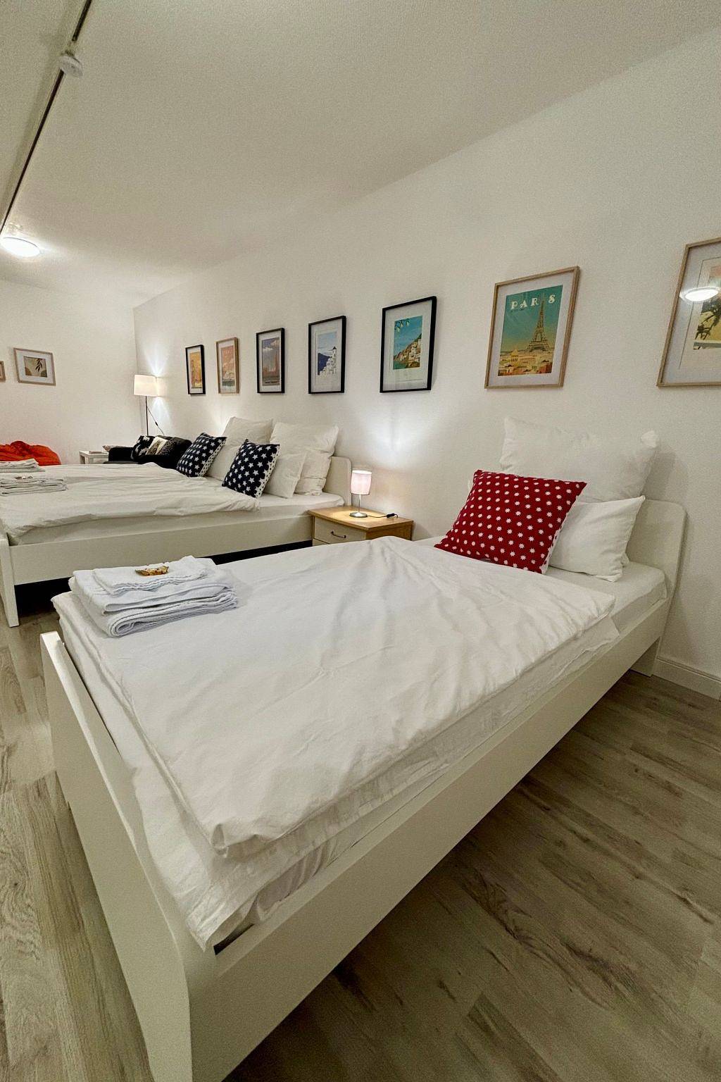 Appartement de vacances entier, Appartement avec parking, douche, climatisation et Wifi à 1,5 km de Gosse in Langenfeld (Rhénanie), Région de Düsseldorf