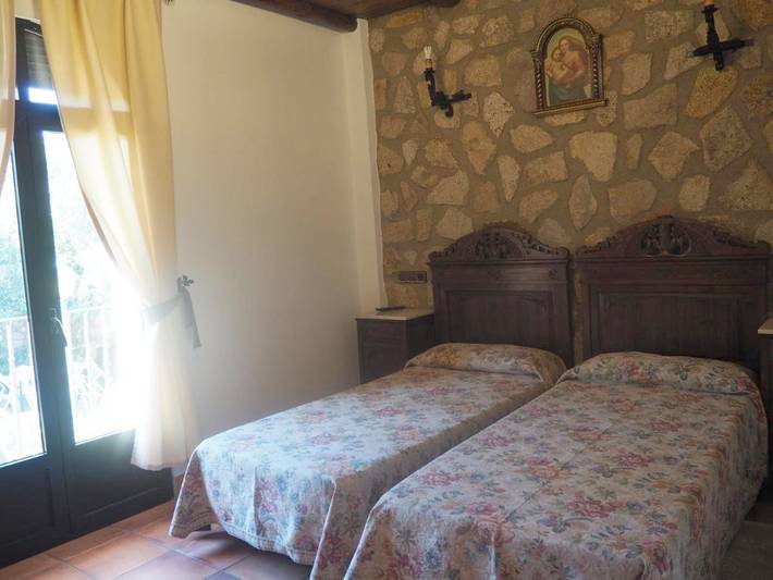 Hotel para 3 personas, con piscina y jardín además de terraza y vistas en Valencia de Alcántara - 4