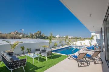 Holiday Rental for 8 People in Protaras, South Cyprus, Photo 2